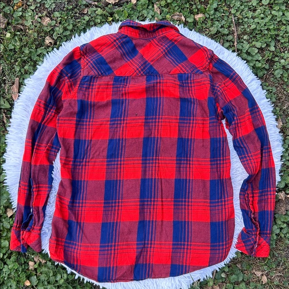 GAP Women’s Red and Navy Blue Flannel Button Down Shirt Size Medium - Picture 12 of 13